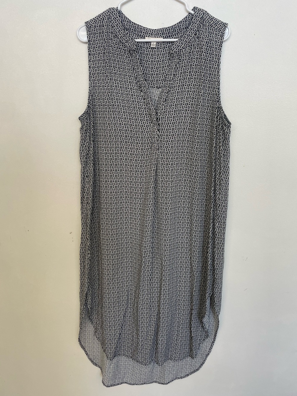 alex & lili Black & White Chain-Print Blouse